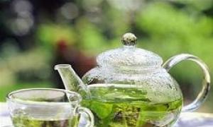 Vai ir iespējams veikt badošanās dienu ar tēju ar citronu?