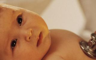Viss, kas vecākiem jāzina par zīdaiņa kakla iekaisuma simptomiem un ārstēšanu