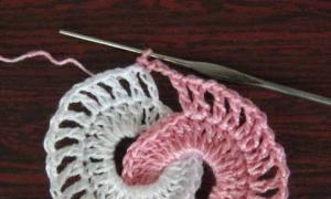 Șervețele croșetate cu o descriere a modului de tricotare